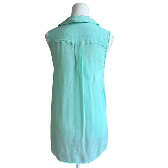 Forever 21 Sleeveless Button Down Shirt - Picture 4 of 7